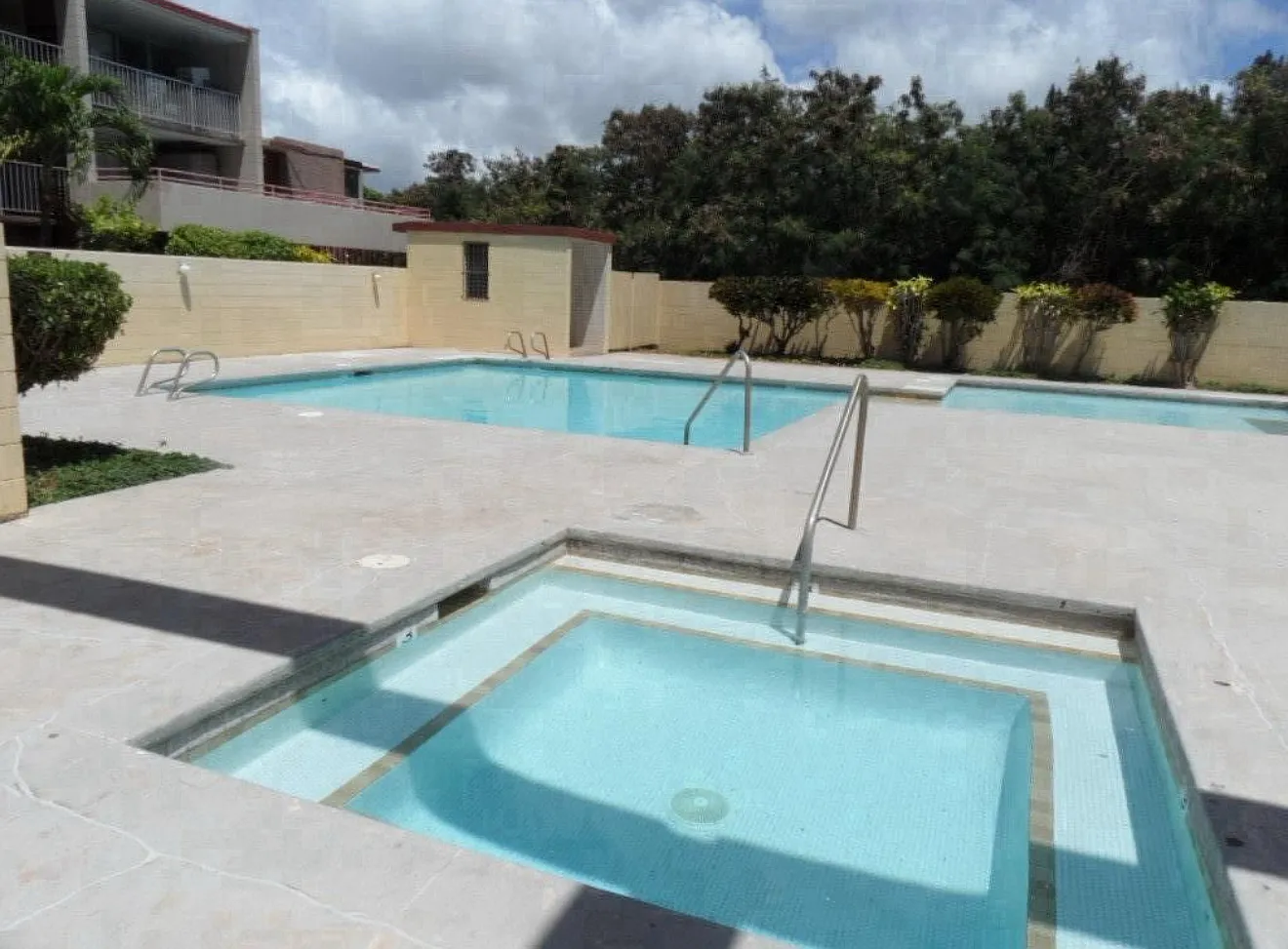 3 bed, 932 sqft, $4,000 — Photo 1