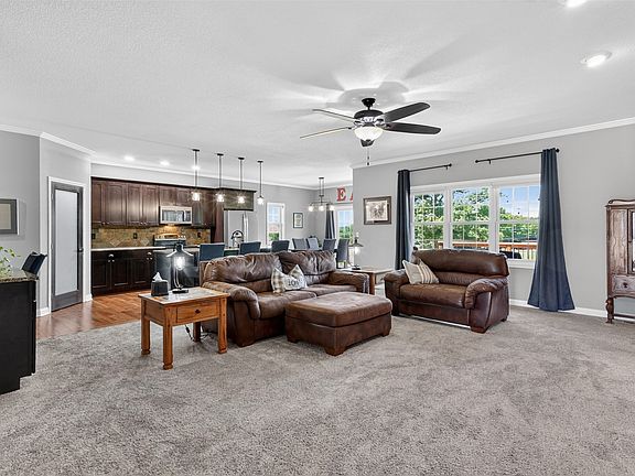 5th image of 4940 Andrews Pl