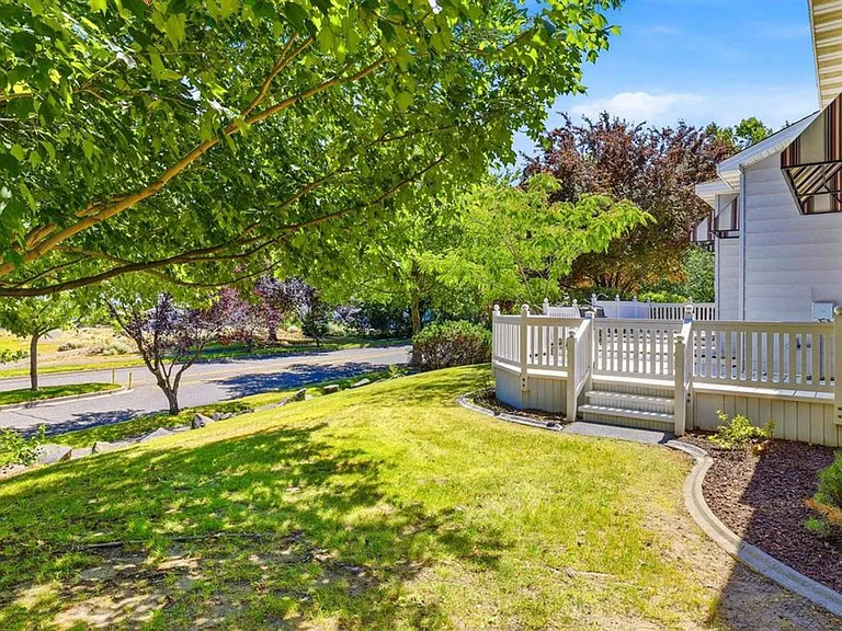 2915 Sonoran Ct — Photo 43