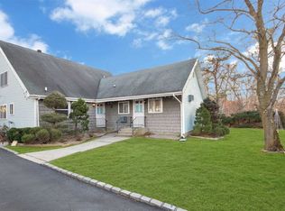 68 W Woodside Ave, Patchogue, NY 11772
