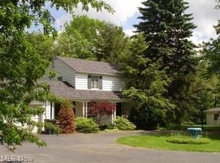 957 Richmond Rd, Lyndhurst, OH 44124