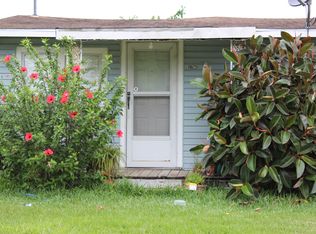 1206 W Springer St, Beeville, TX 78102