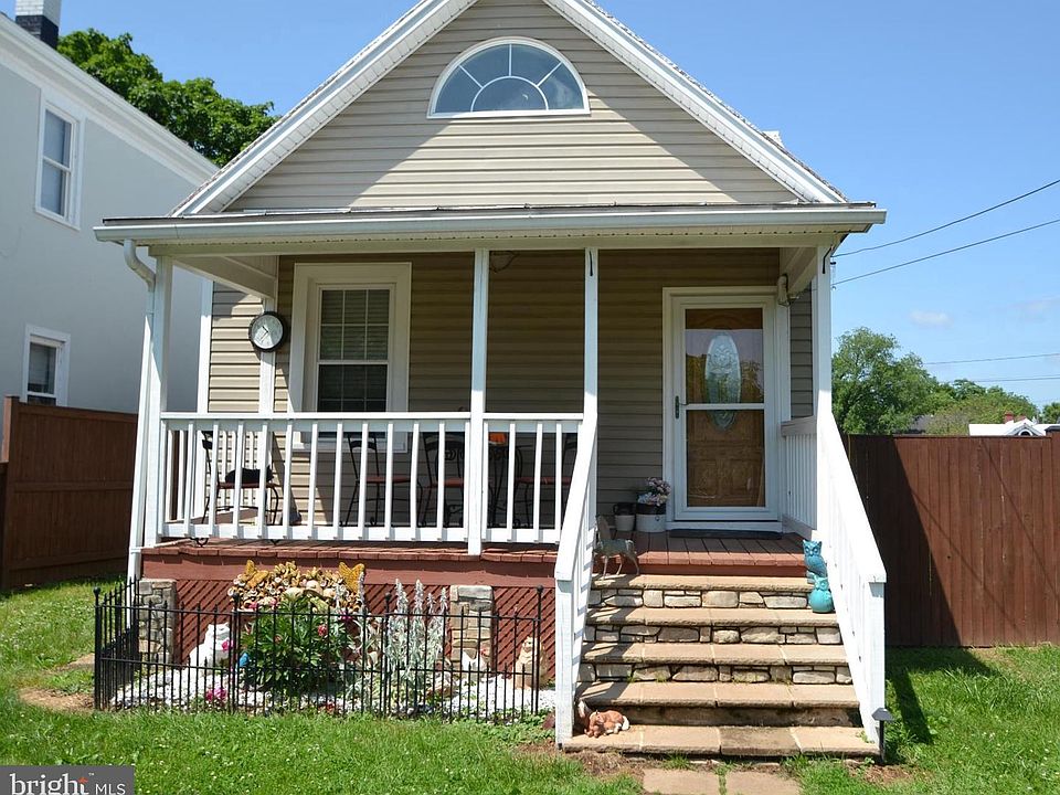 1st image of 327 Front St