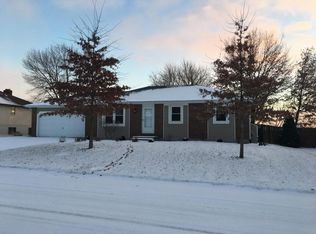1614 W Kay St, Marshall, MO 65340