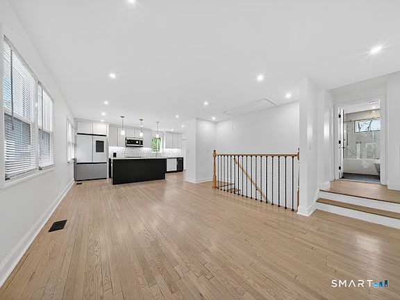 5th image of 20 Oakridge Road