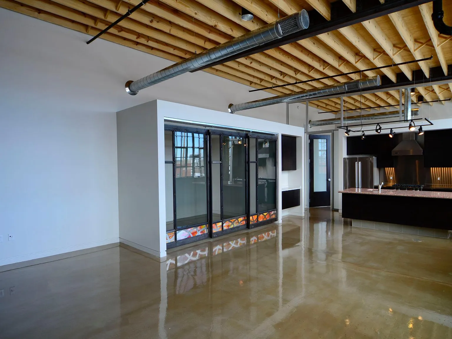 1 bed, 1141 sqft, $2,150 — Photo 4