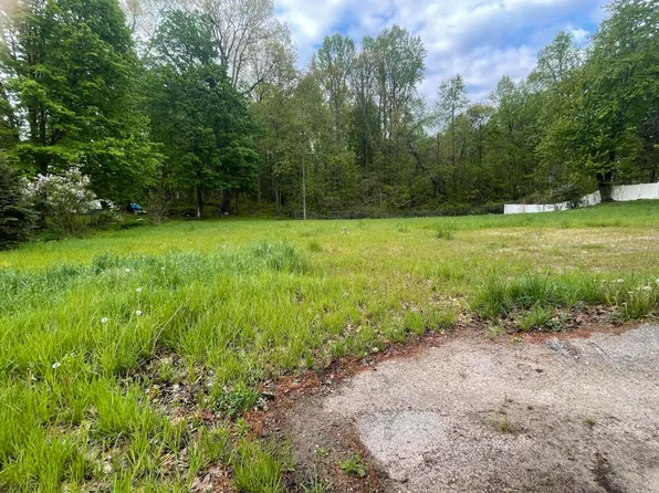 67211 95th Ave, Dowagiac, MI 49047