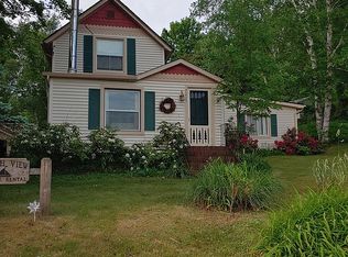 7255 Prospect Ave, Beulah, MI 49617