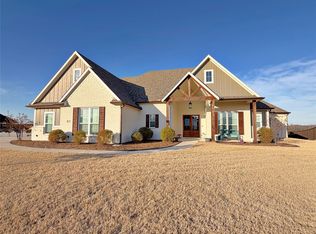 230 Low Bird Ln, Waxahachie, TX 75167