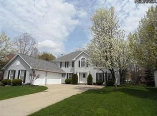 19706 Echo Dr, Strongsville, OH 44136