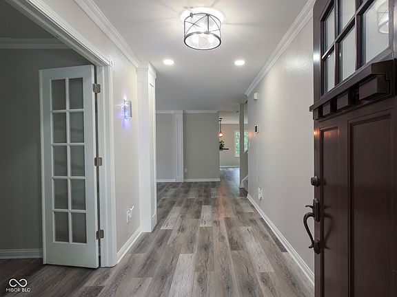 4th image of 11381 Guy St