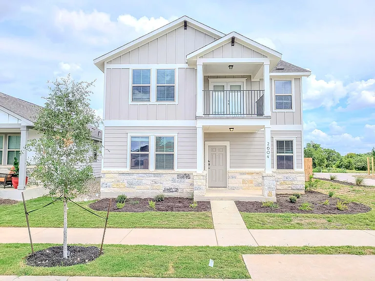 2604 Pecan Island Dr — Photo 1