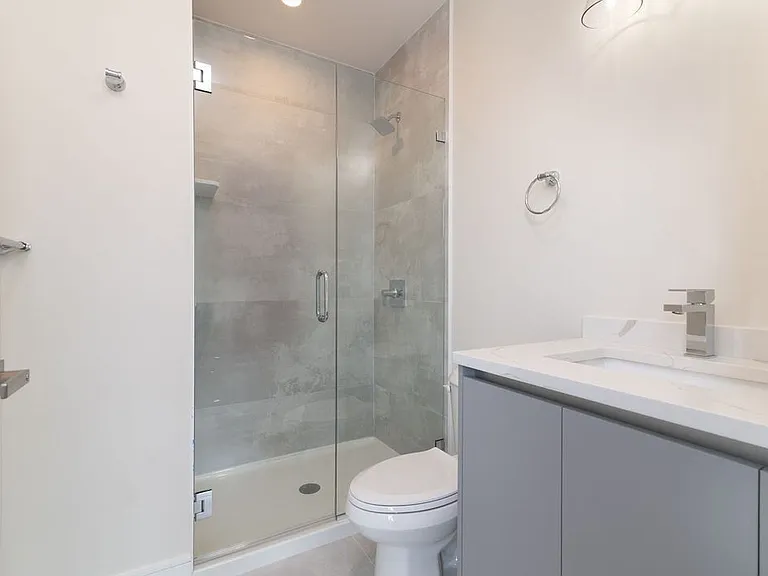 488 Quincy Ave #6 — Photo 16