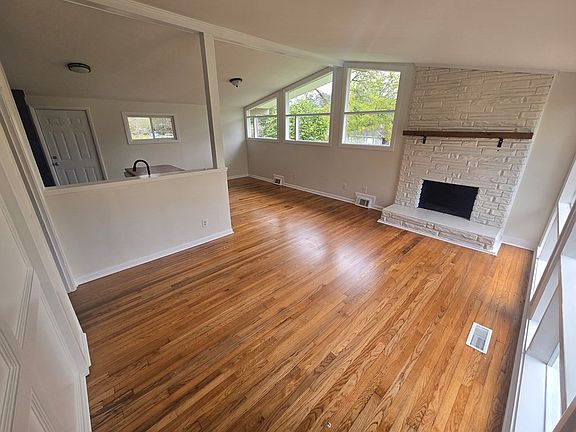 2nd image of 1514 Plaza Dr