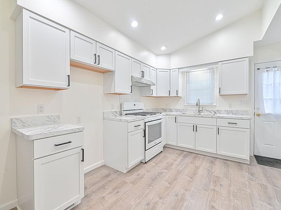5th image of 1078 Big Falls Ave Unit A