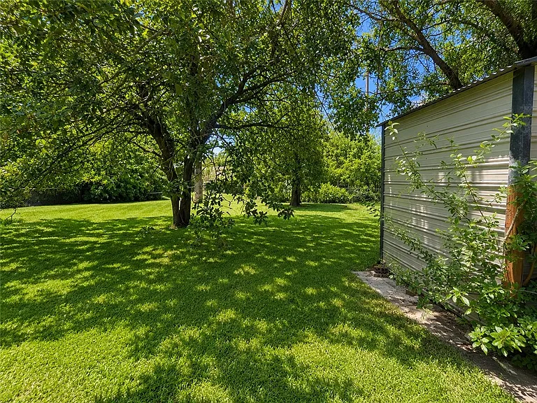 2910 Minnesota Ave — Photo 1