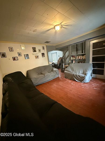 4th image of 519 Paige Street