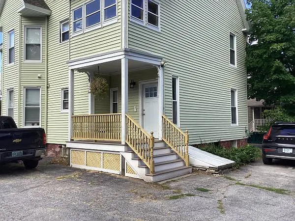 2 bed, 1100 sqft, $2,200 — Photo 4