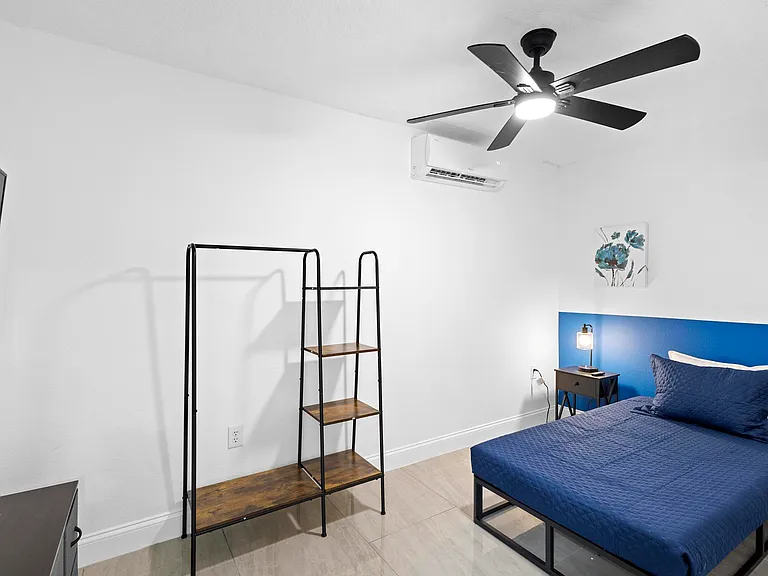 1824 Lake St #2 — Photo 2