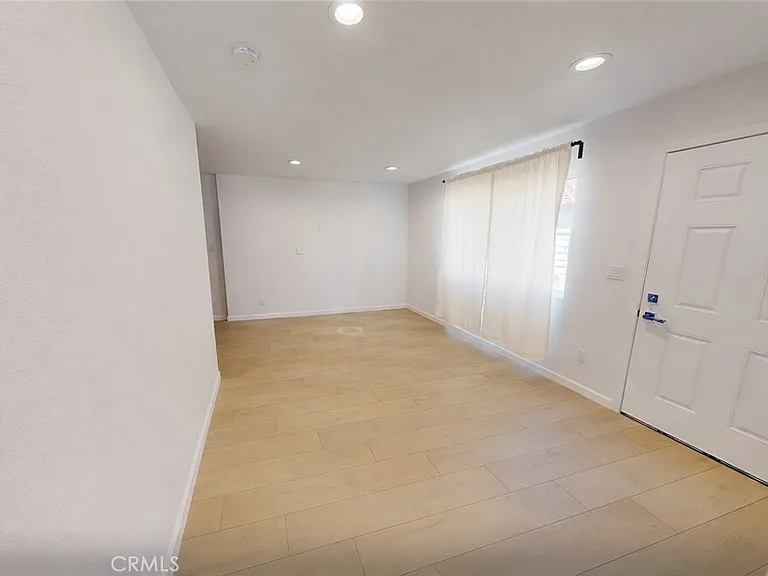 5637 Redwood Ave #B — Photo 5
