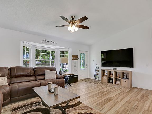 Home For Sale In Loxahatchee