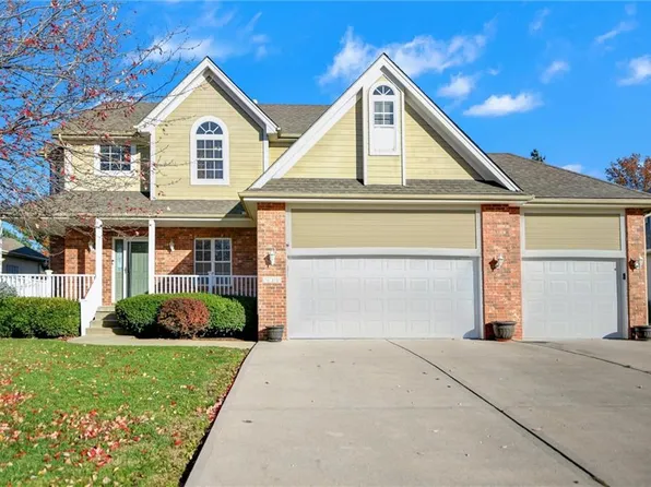 3768 SW Boulder Dr, Lees Summit, MO 64082