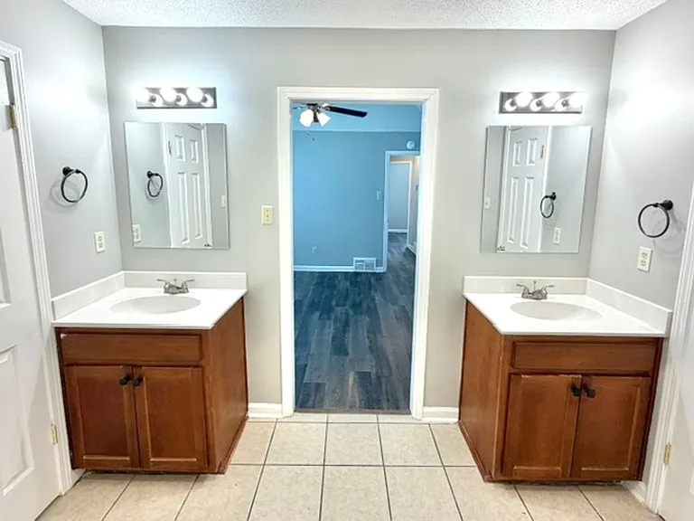 6562 Oak Hurst Dr — Photo 10