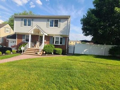 48 17th Ave, Elmwood Park, NJ, 07407