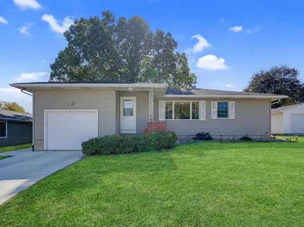 741 Washington St, Denver, IA 50622