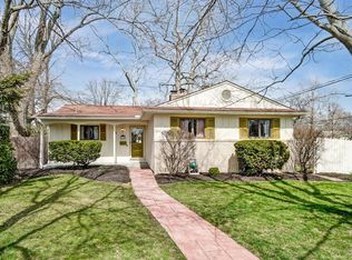 2624 Woodstock Rd, Upper Arlington, OH 43221