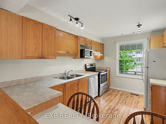 5th image of 61 Monterey Dr