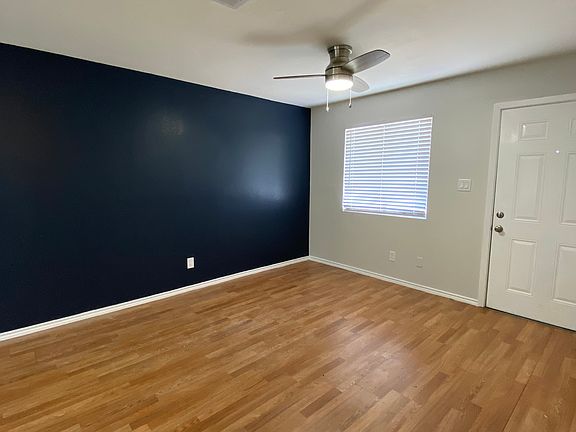 2nd image of 908 Rockwall St