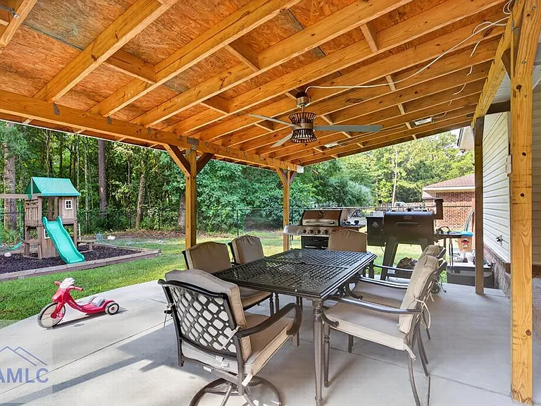 126 Thornton Dr NE — Photo 20