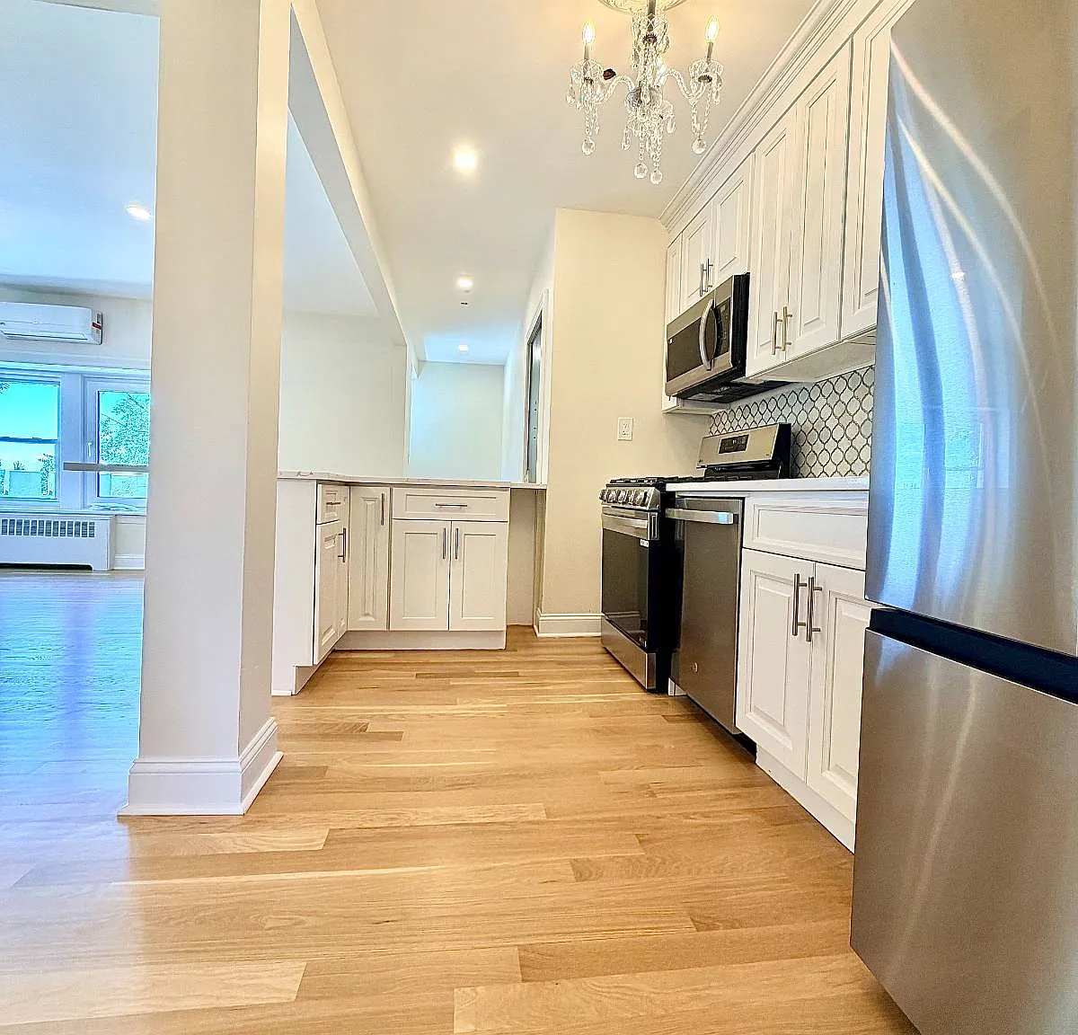 2 bed, 1.0 bath, $4,500 — Photo 2