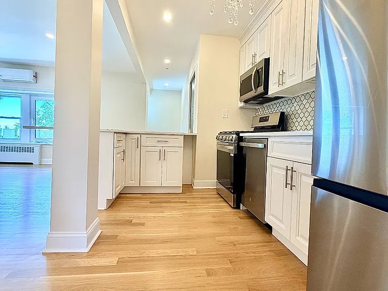 155 Beacon Hill Dr #9 — Photo 2