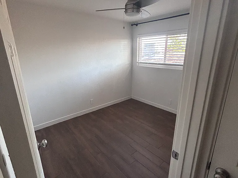 323 S Pioneer — Photo 13