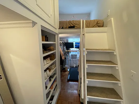 Rented by R New York | media 17