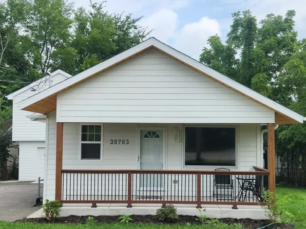 39763 N Rena Ave, Antioch, IL 60002