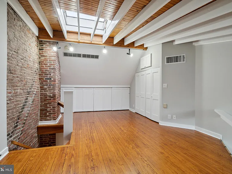 712 Addison St — Photo 14
