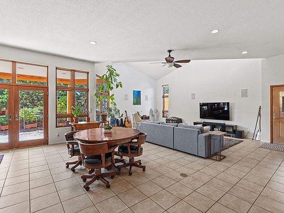 4th image of 49 La Paloma Dr