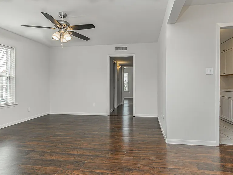 600 19th St #11 — Photo 3