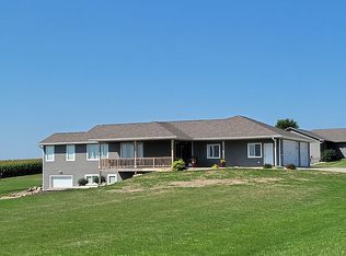 1887 Meadow Lane Ave, Larchwood, IA 51241