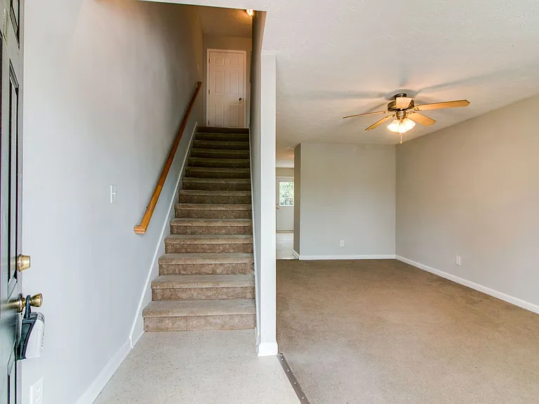 821 Oak Arbor Ct — Photo 6