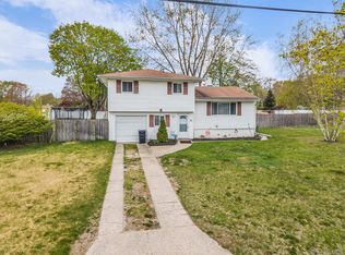 25 Meehan Lane, Coram, NY 11727