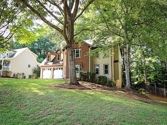 2nd image of 4081 Longford Dr NE