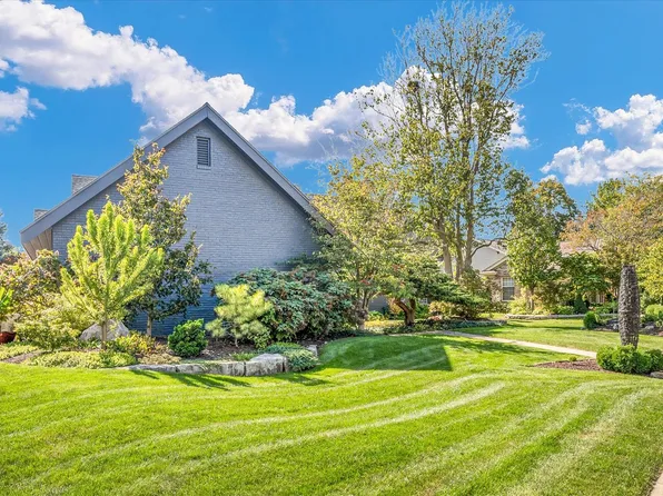 4001 Golf Creek Dr, Champaign, IL 61822