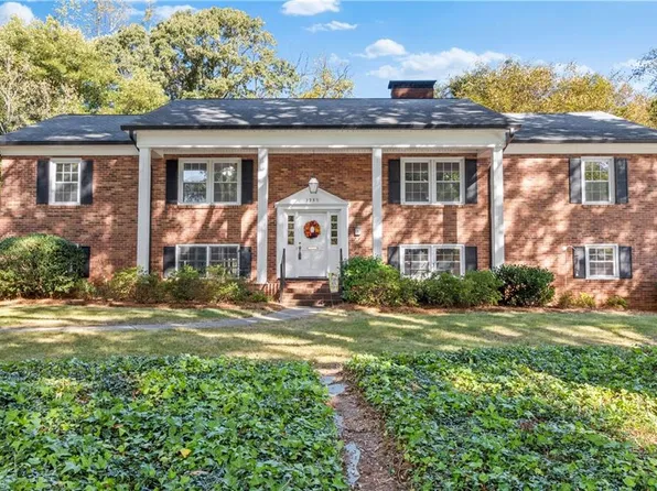 3959 Quilling Rd, Winston Salem, NC 27104