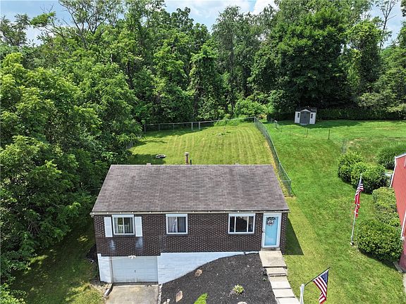 3rd image of 133 Courtney Dr