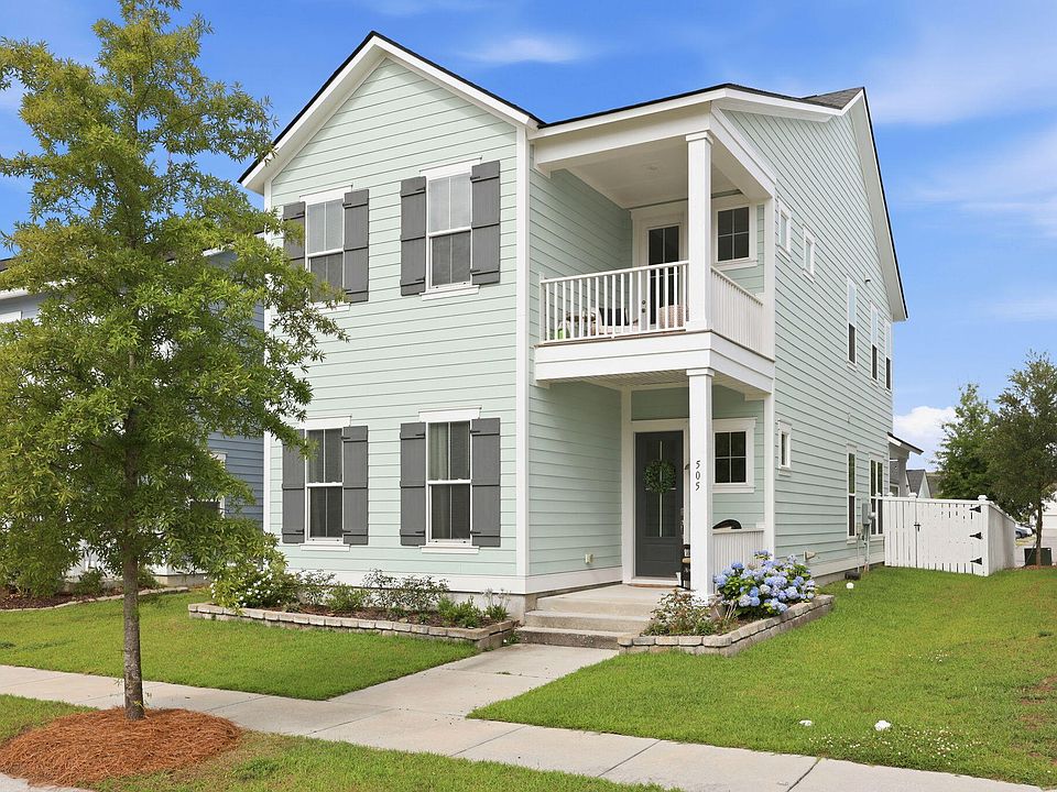 1st image of 505 N Commodore Way