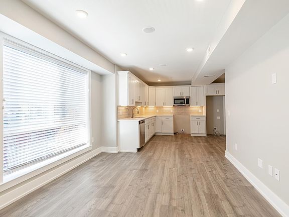 4th image of 421 W Cumberland St #D